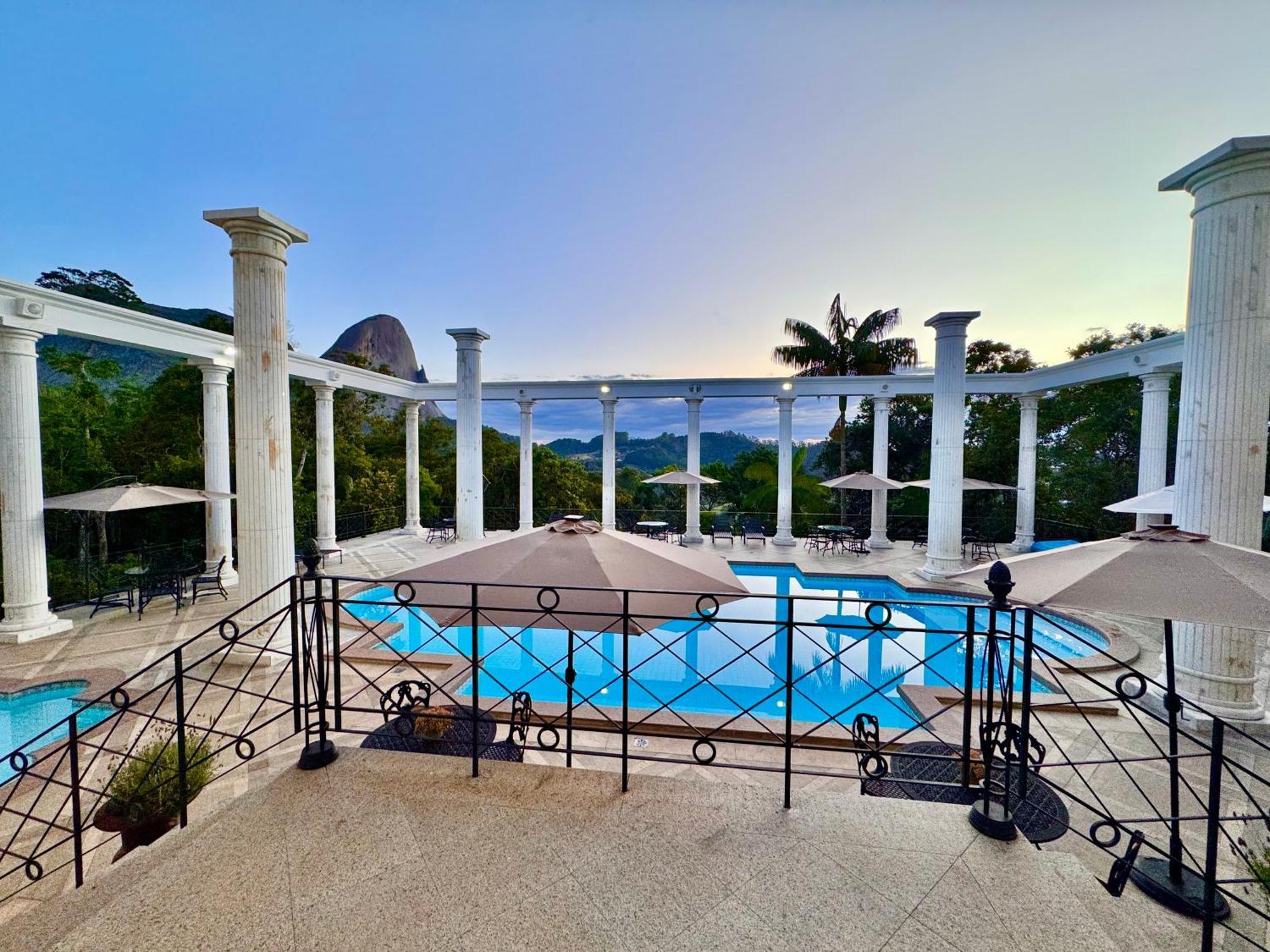Aroso Paco Hotel Pedra Azul  Exterior foto The swimming pool at the resort